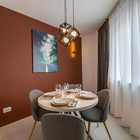 Orion New Boutique Building Apartment With Parking *