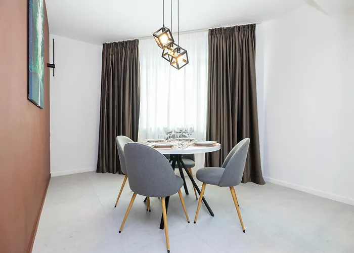 Orion New Boutique Building Apartment With Parking *