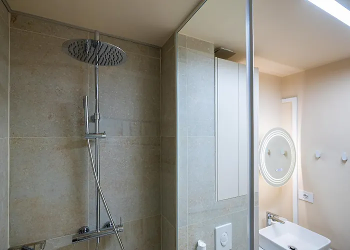 Orion New Boutique Building Apartment With Parking *